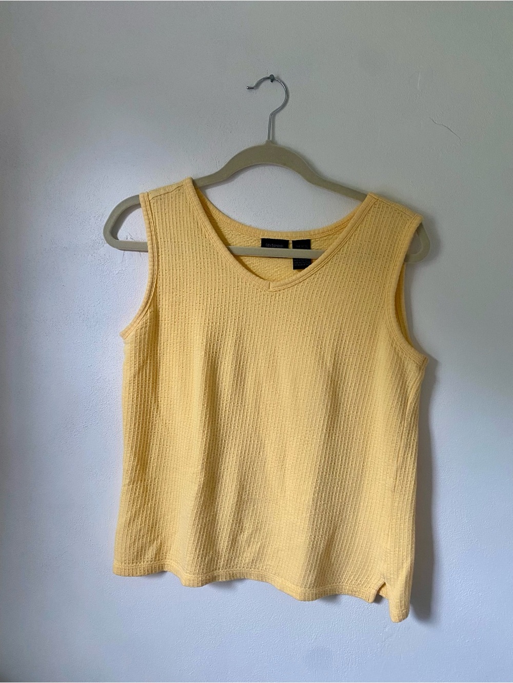 Lee Ribbed V-Neck Sleeveless Tank Top - Soft Yellow, S